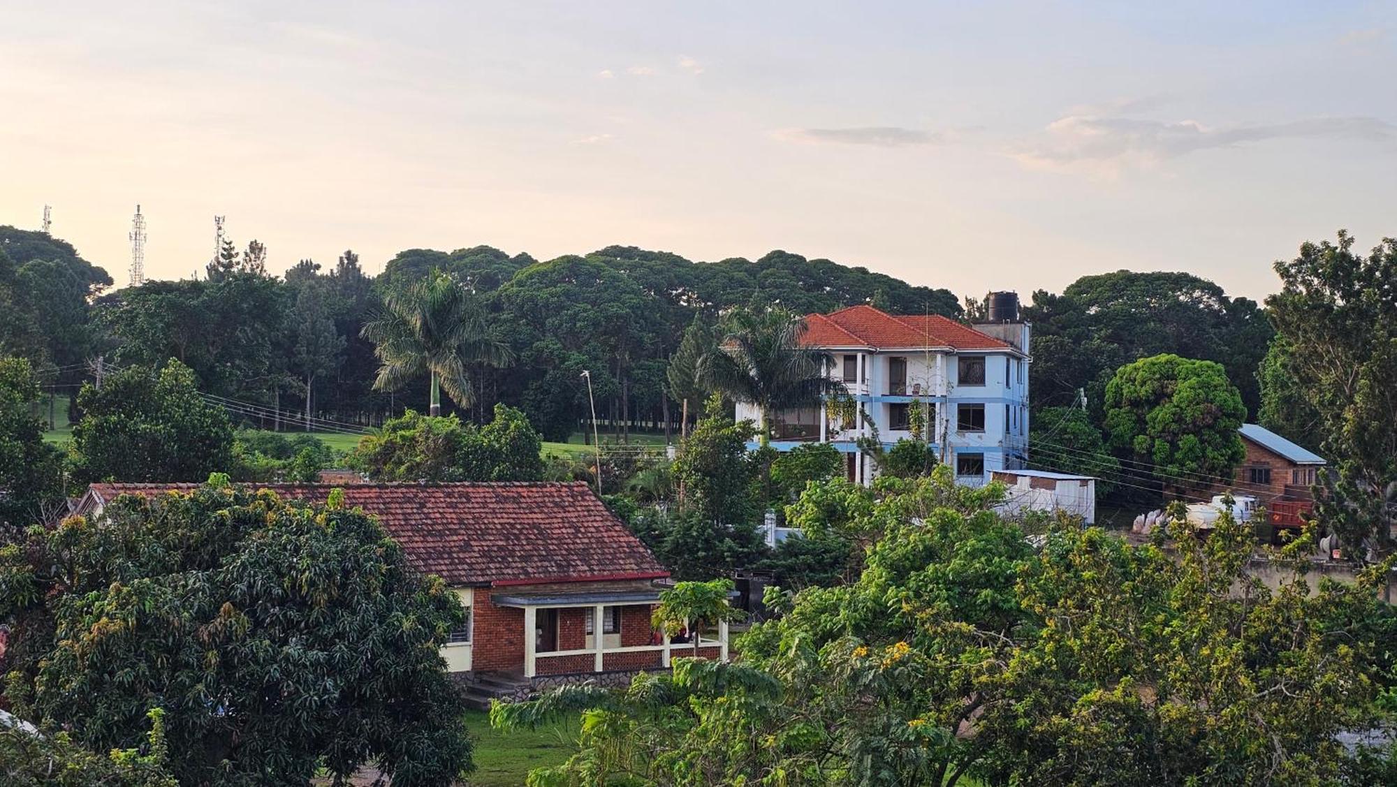 Grik Hotel - Entebbe Exterior photo
